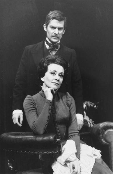 Joan Plowright (Beate) et Jeremy (John Rosmer)