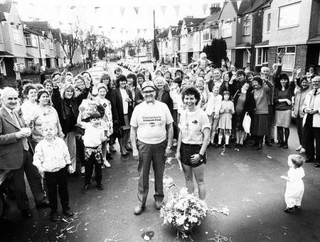 Fête à l&lsquo;arrivée du Keep Alive Hope novembre 1989