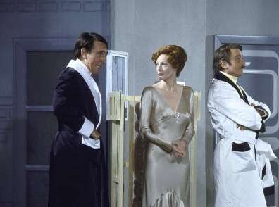 Dunholm Elliott, Maggie Smith et Robert Stephens dans Design for Living